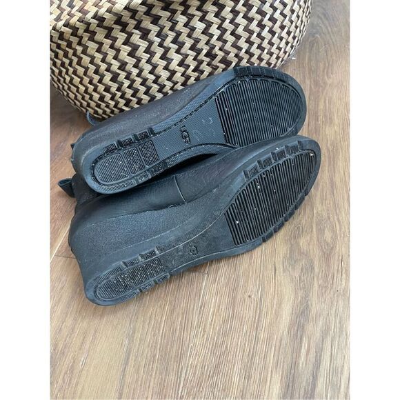 UGG Arleta Black Leather Wedge Boot Booties $180 8.5 - Picture 10 of 11